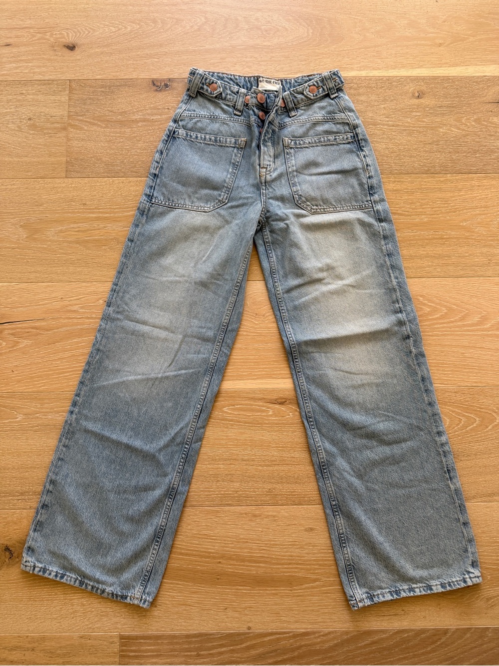We The Free Light Wash Wide Leg Jeans - Front Patch Pockets 24